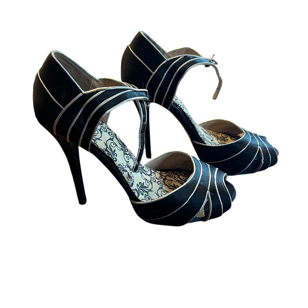 Betsey Johnson Black & Gold Peep Toe Heels Size 8 - Picture 2 of 12